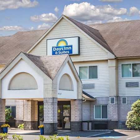 Days Inn & Suites By Wyndham Vancouver Bagian luar foto