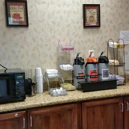Days Inn & Suites By Wyndham Vancouver Bagian luar foto