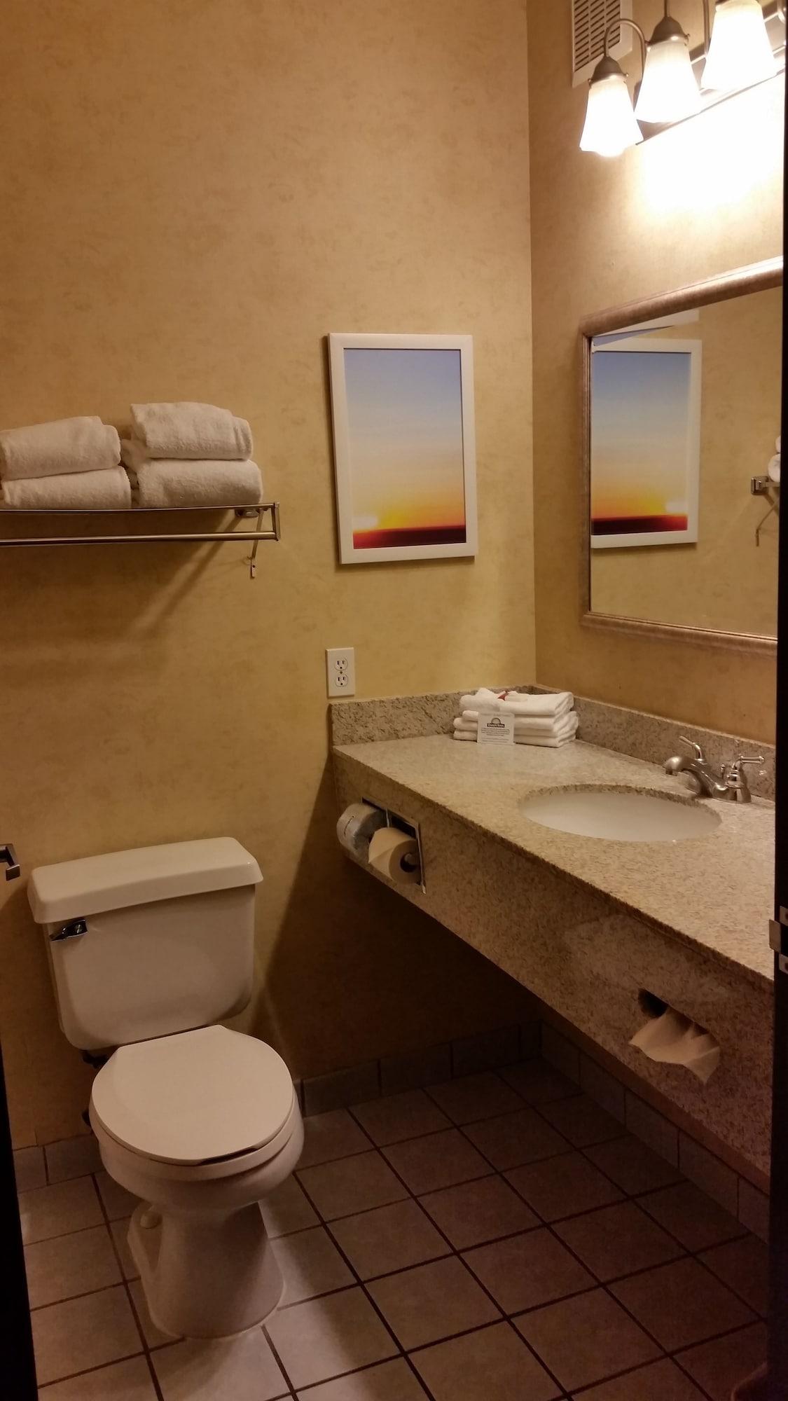 Days Inn & Suites By Wyndham Vancouver Bagian luar foto