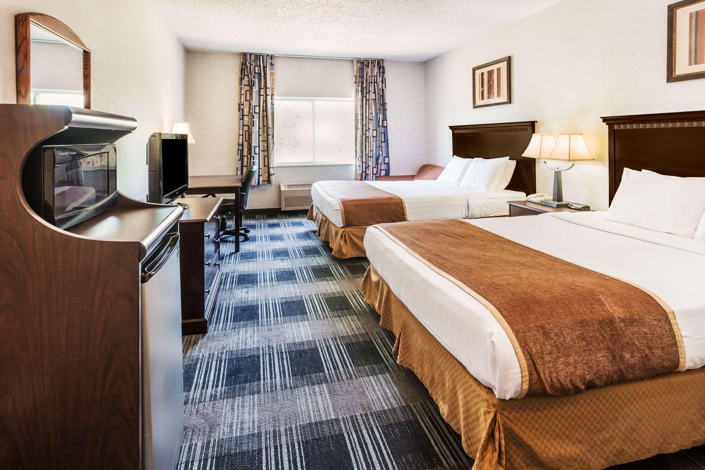 Days Inn & Suites By Wyndham Vancouver Bagian luar foto