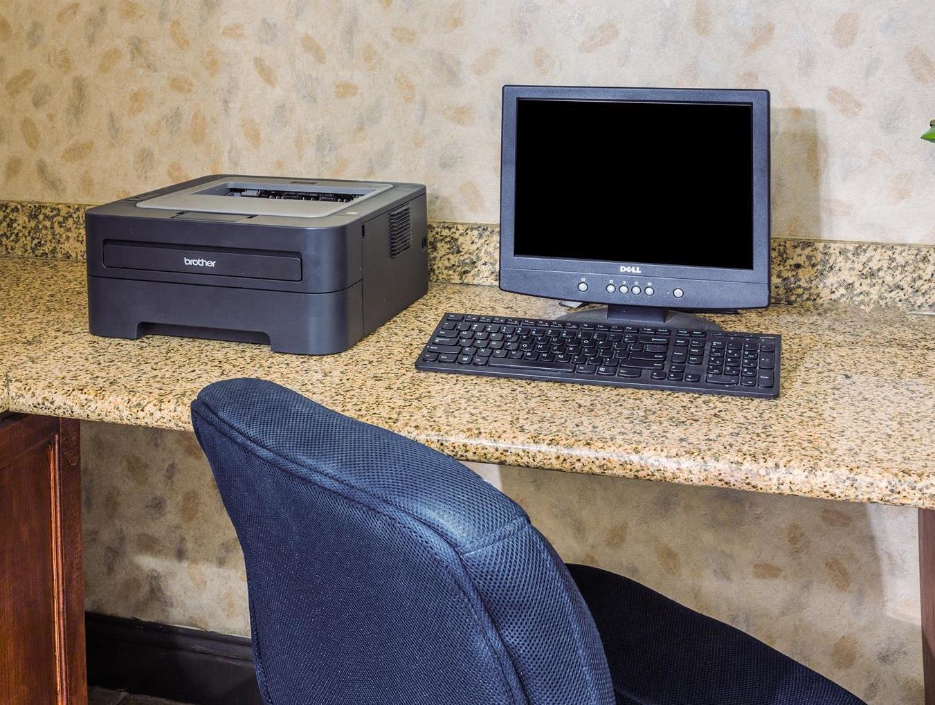 Days Inn & Suites By Wyndham Vancouver Bagian luar foto