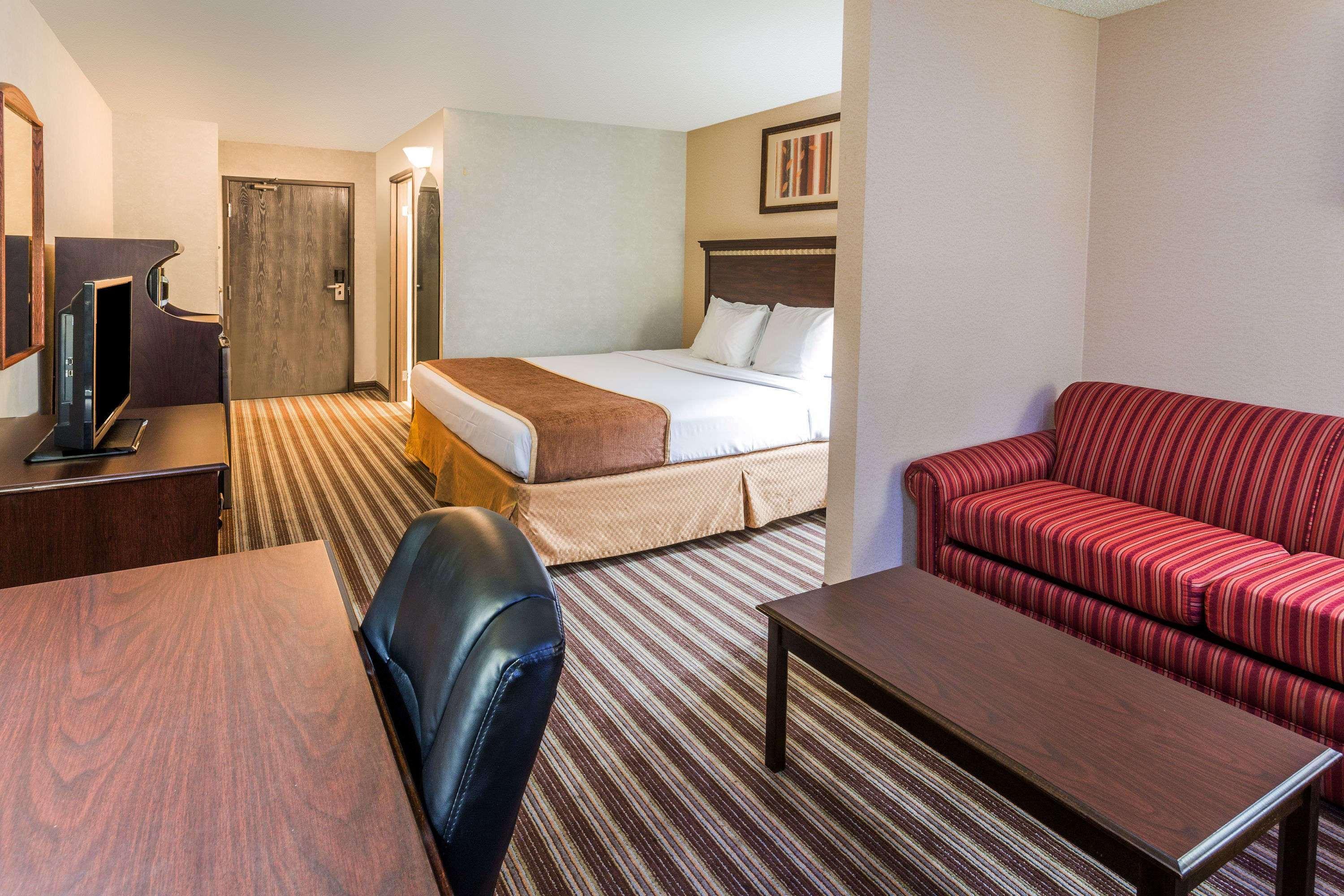 Days Inn & Suites By Wyndham Vancouver Bagian luar foto