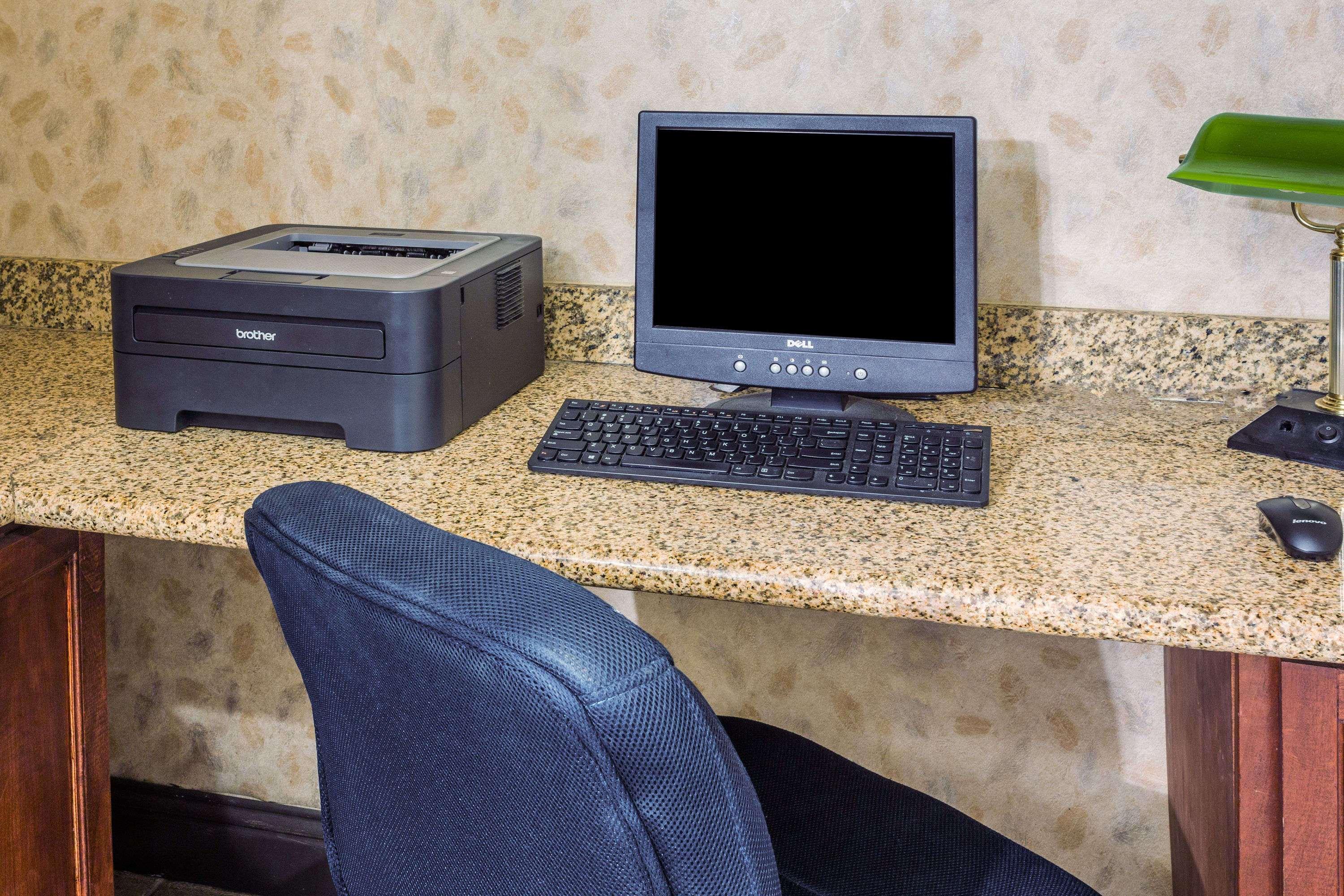 Days Inn & Suites By Wyndham Vancouver Bagian luar foto