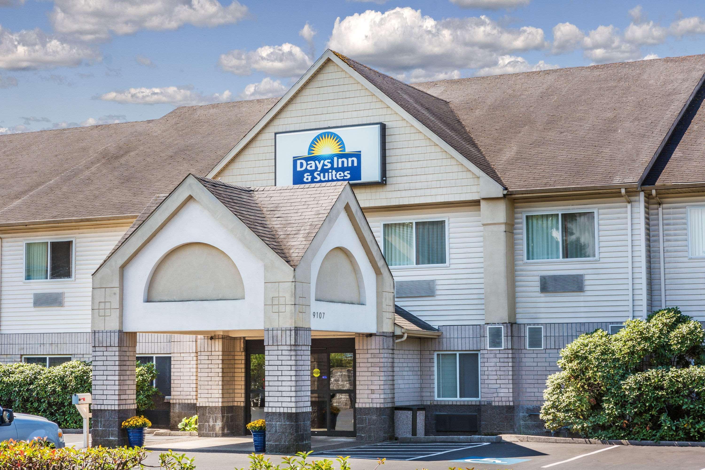 Days Inn & Suites By Wyndham Vancouver Bagian luar foto
