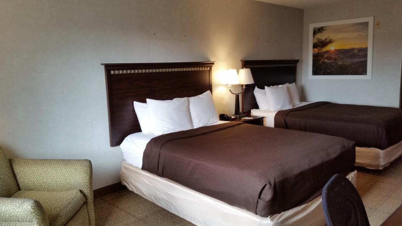 Days Inn & Suites By Wyndham Vancouver Bagian luar foto