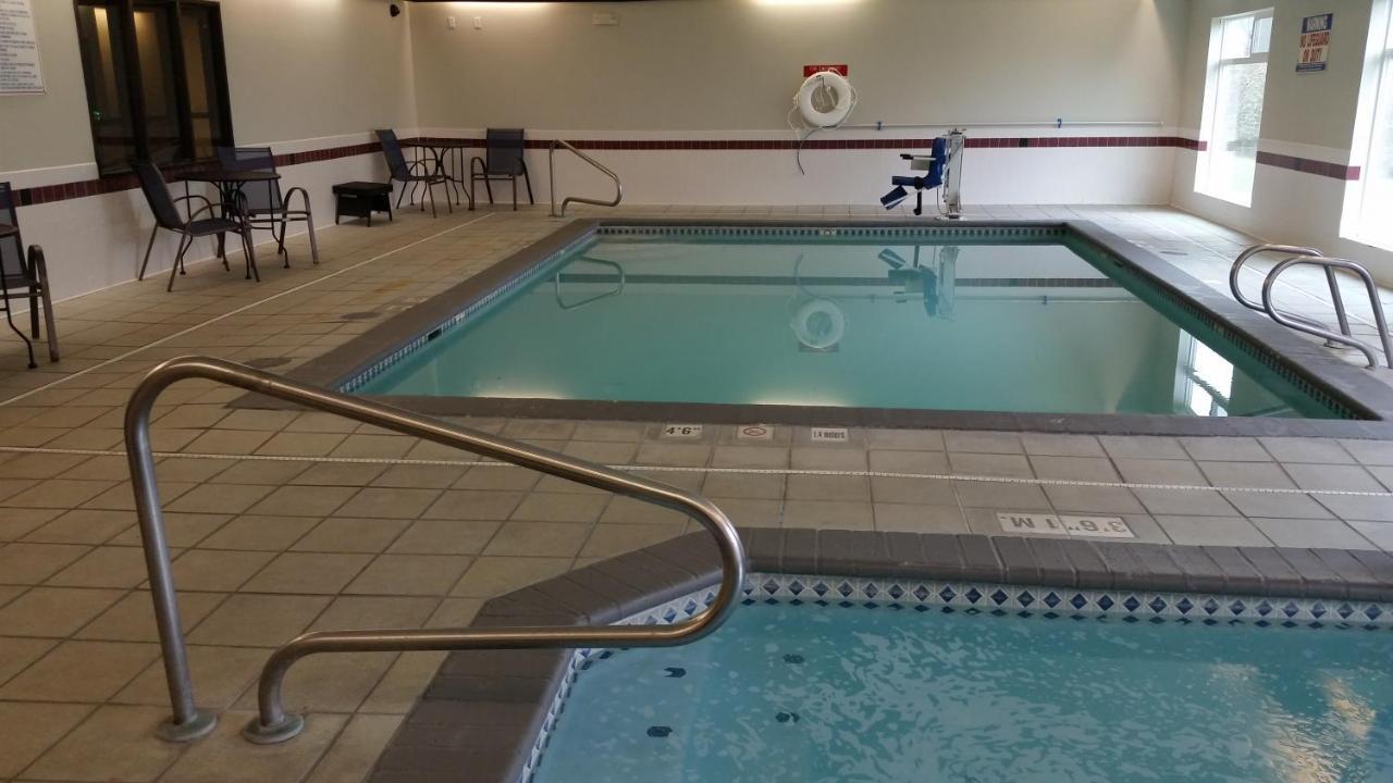 Days Inn & Suites By Wyndham Vancouver Bagian luar foto